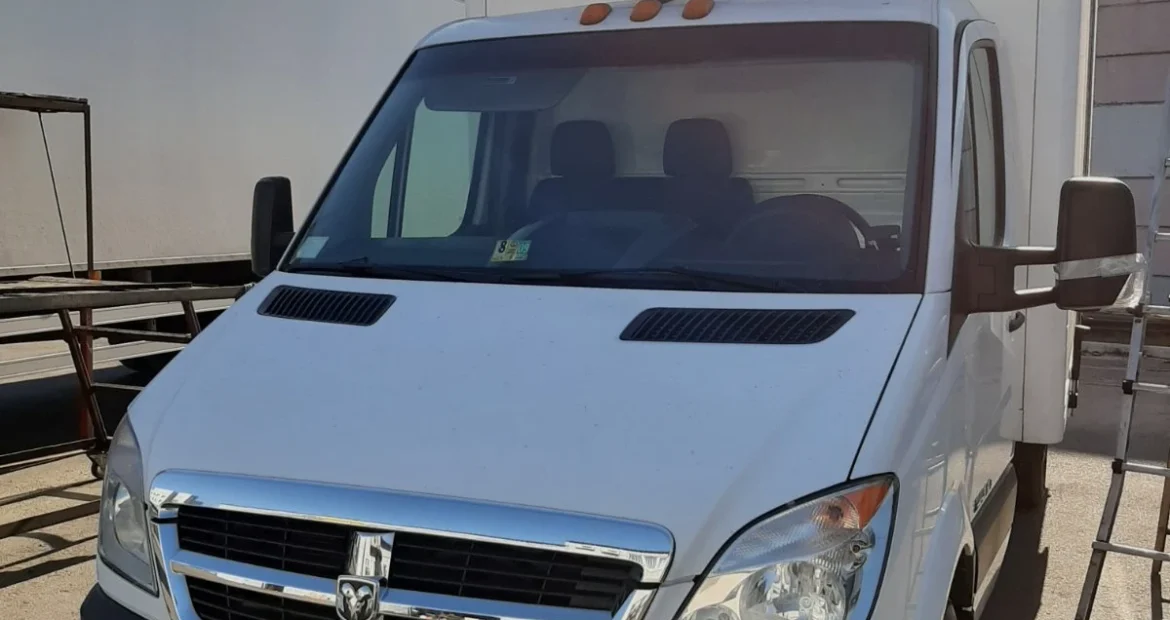 монтаж преобразователя 12-24 Вольт на автомобиль DODGE Sprinter