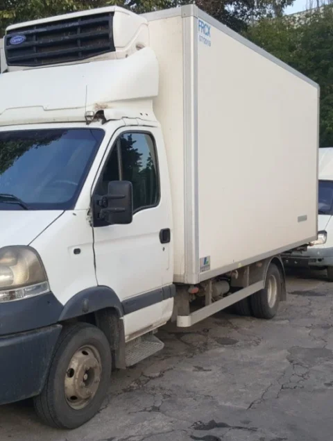 Установлен преобразователь 12 на 24 Вольт на холодильную установку CARRIER Xarios 500